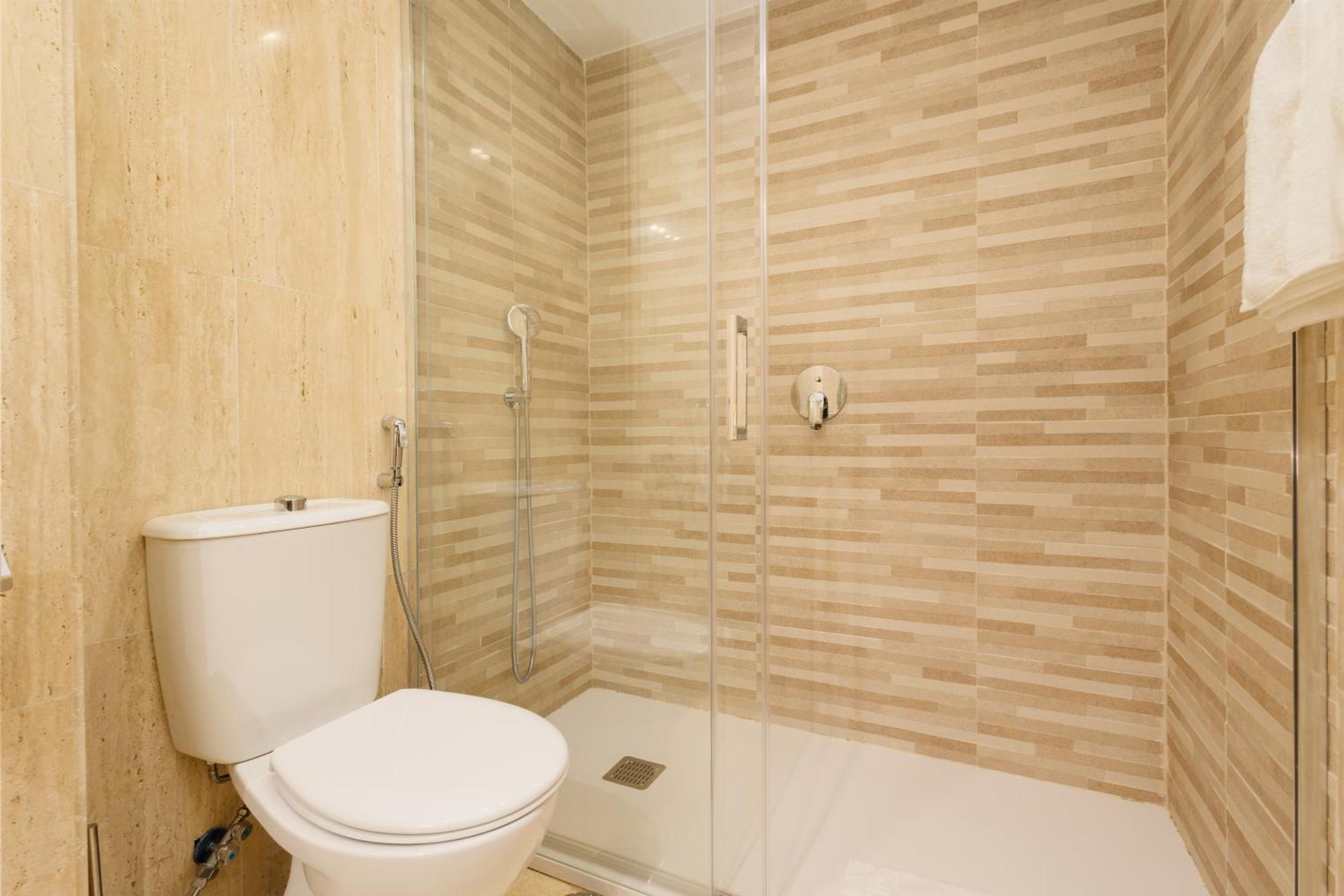 With Private Terrace, Just 10 Minutes By Car From Elviria Beach, Marbellac