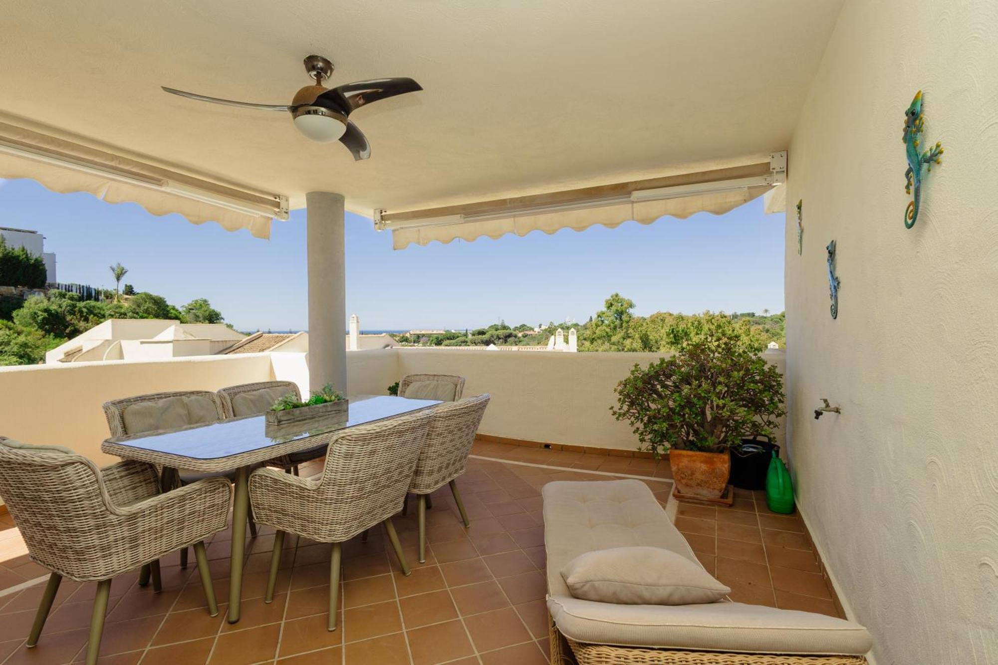 Apartment Apartment With Pool And Private Terrace With Sea Views In Elviria *